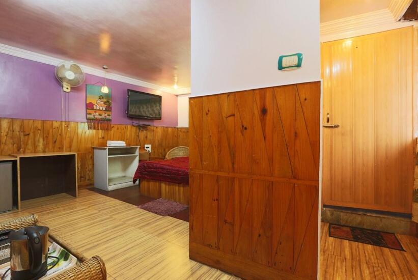 Hotel Assembly Шиллонг Экстерьер фото