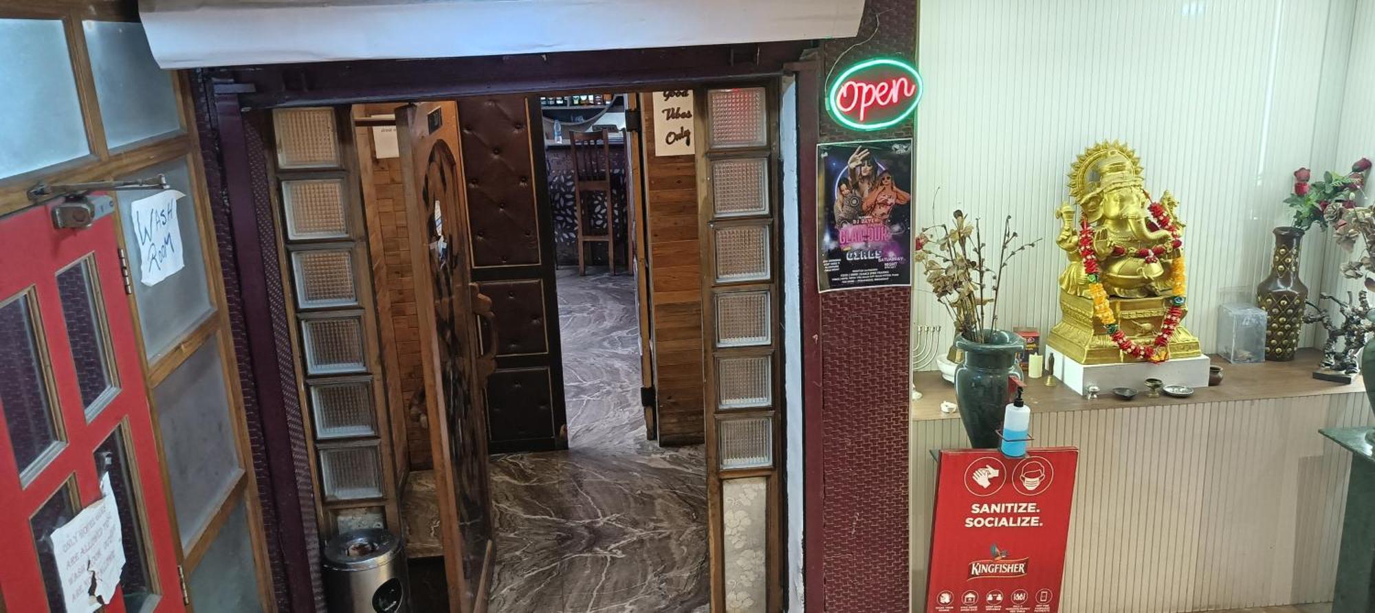 Hotel Assembly Шиллонг Экстерьер фото