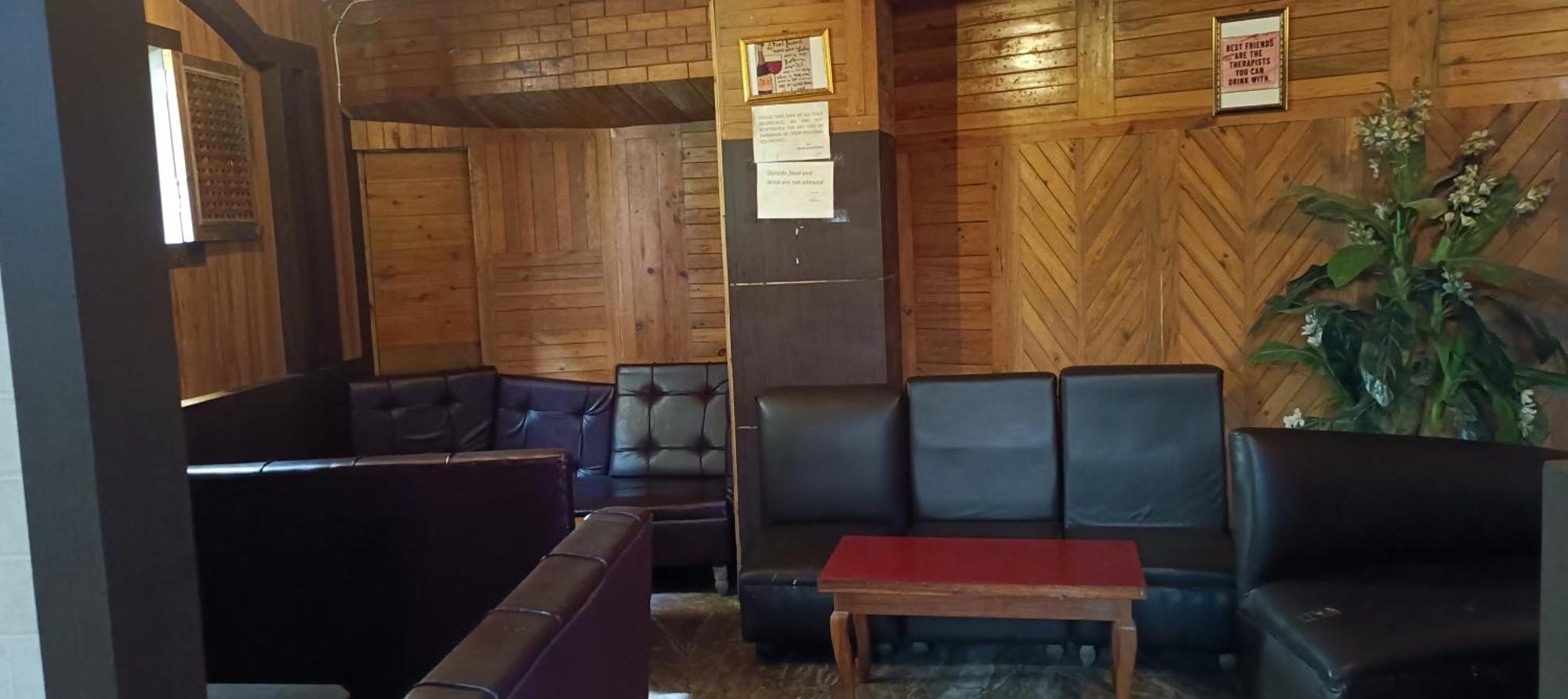 Hotel Assembly Шиллонг Экстерьер фото