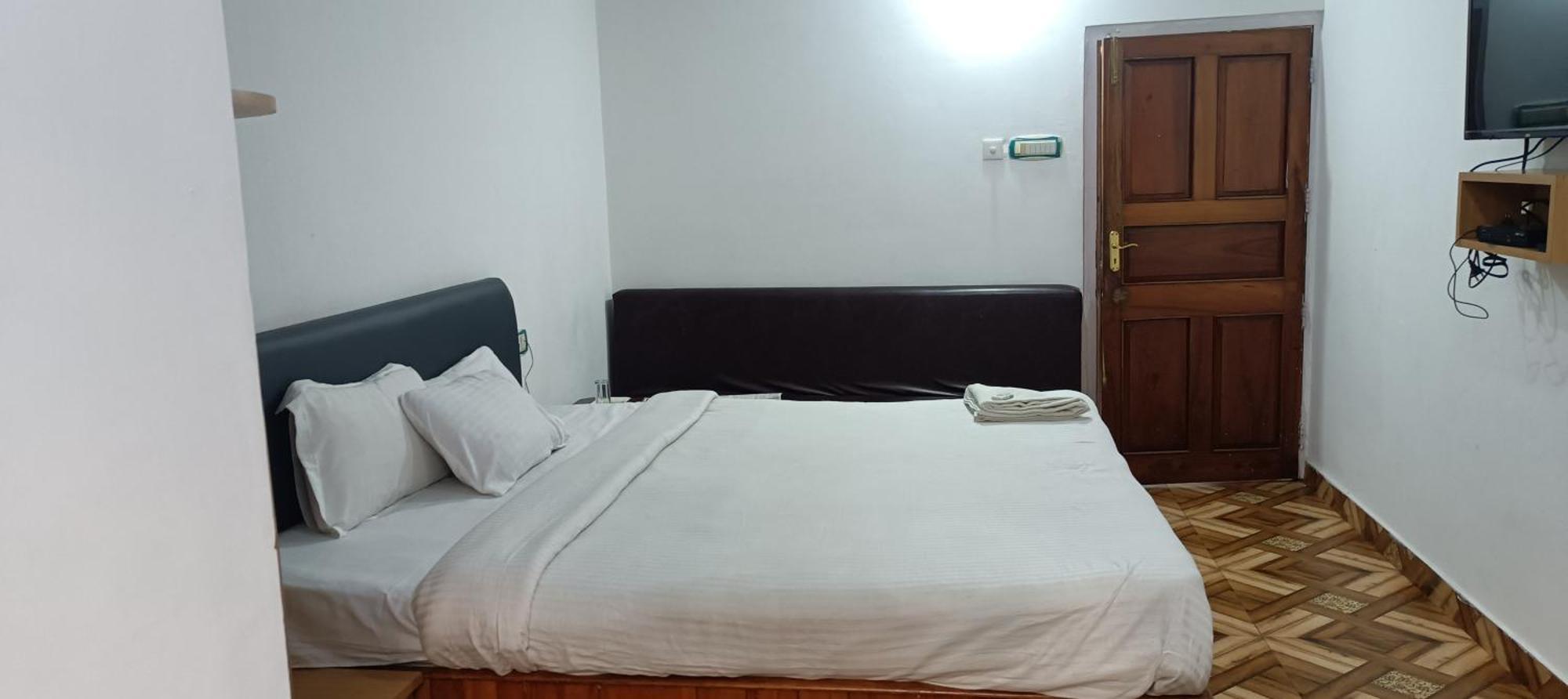 Hotel Assembly Шиллонг Экстерьер фото