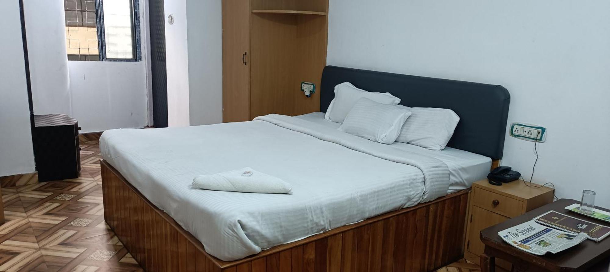 Hotel Assembly Шиллонг Экстерьер фото